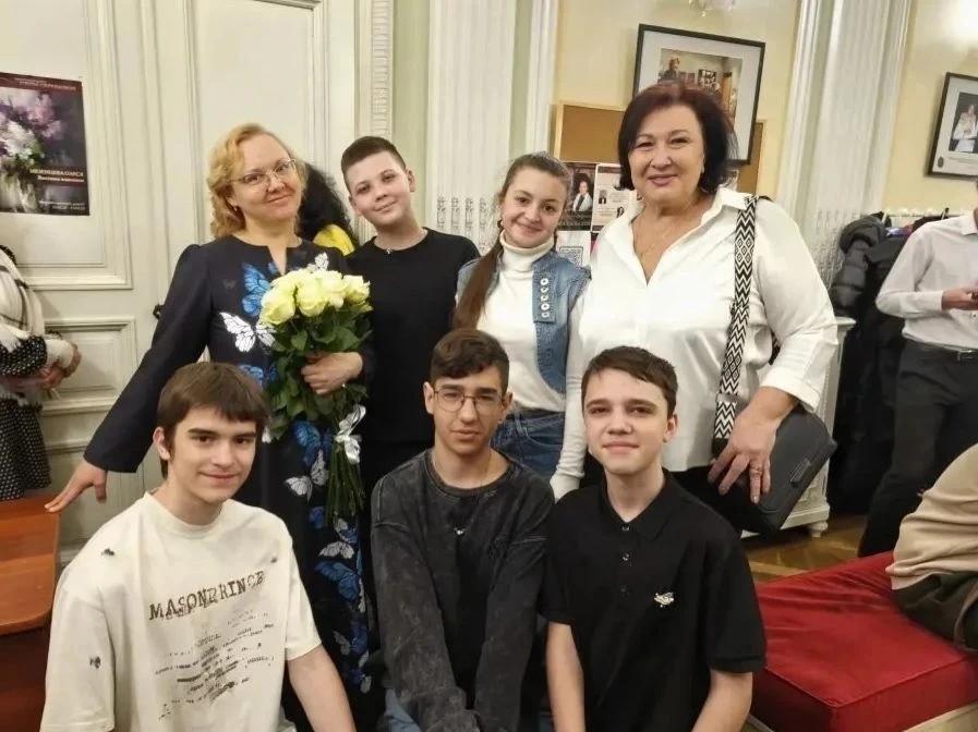 Юные ставропольские вокалисты триумфально выступили на конкурсе в Петербурге