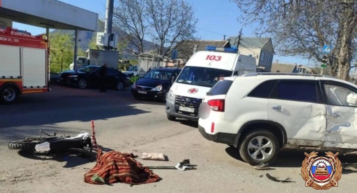 Юный водитель питбайка без прав спровоцировал ДТП и погиб в Пятигорске
