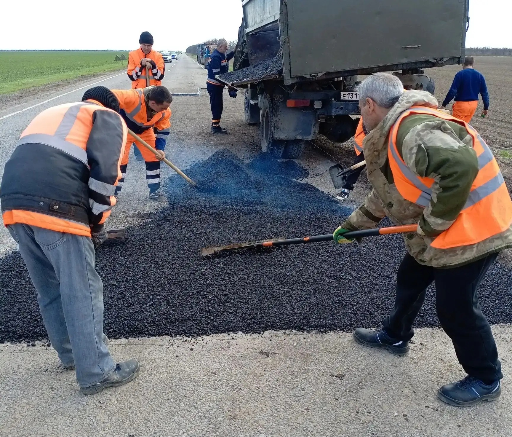 В Ставропольском крае проводятся работы по восстановлению дорог после зимы