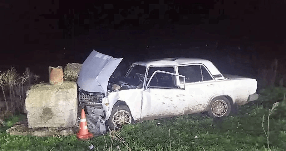 В Предгорье водитель машины пострадал, съехав в кювет