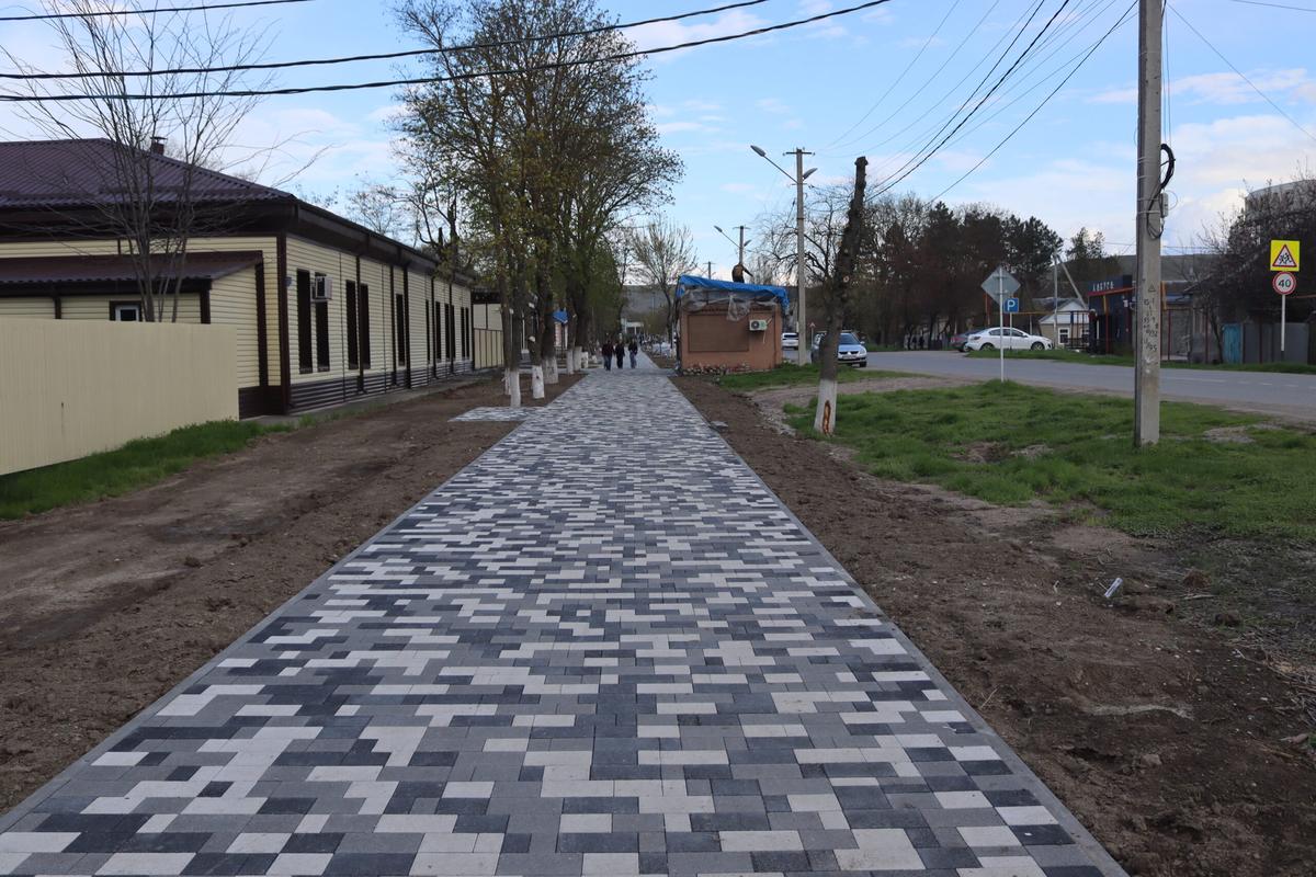 К 1 августа в Зеленокумске благоустроят территорию на улице Зои Космодемьянской
