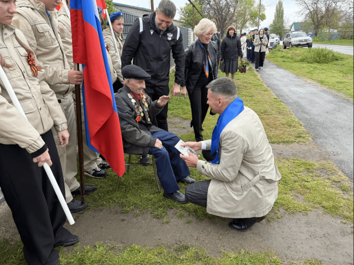 Ветеранов войны поздравили на дому с Днем Победы в Кочубеевском округе