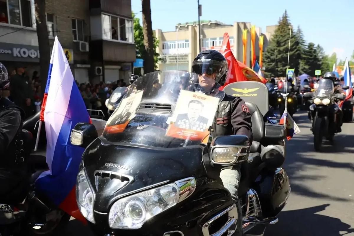 «Ночные волки» в День Победы доставили на Ставрополье землю и огонь из Германии
