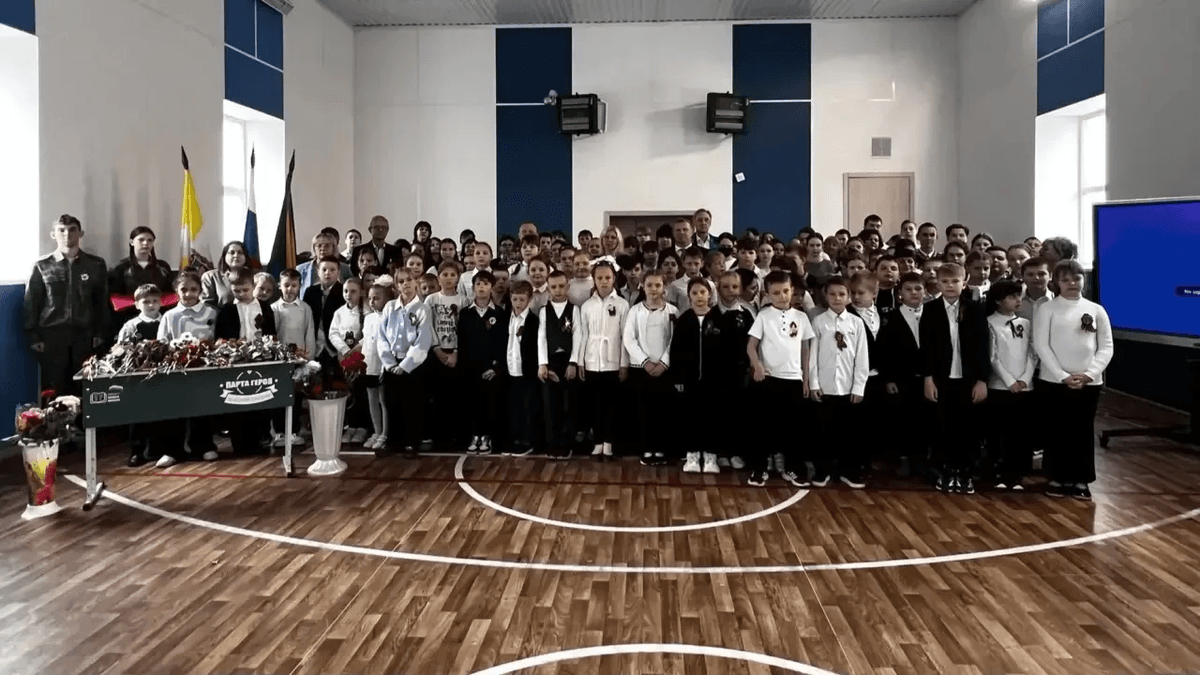 В Невинномысске в школе имени Олега Скрипочки открыли «Парту Героя»