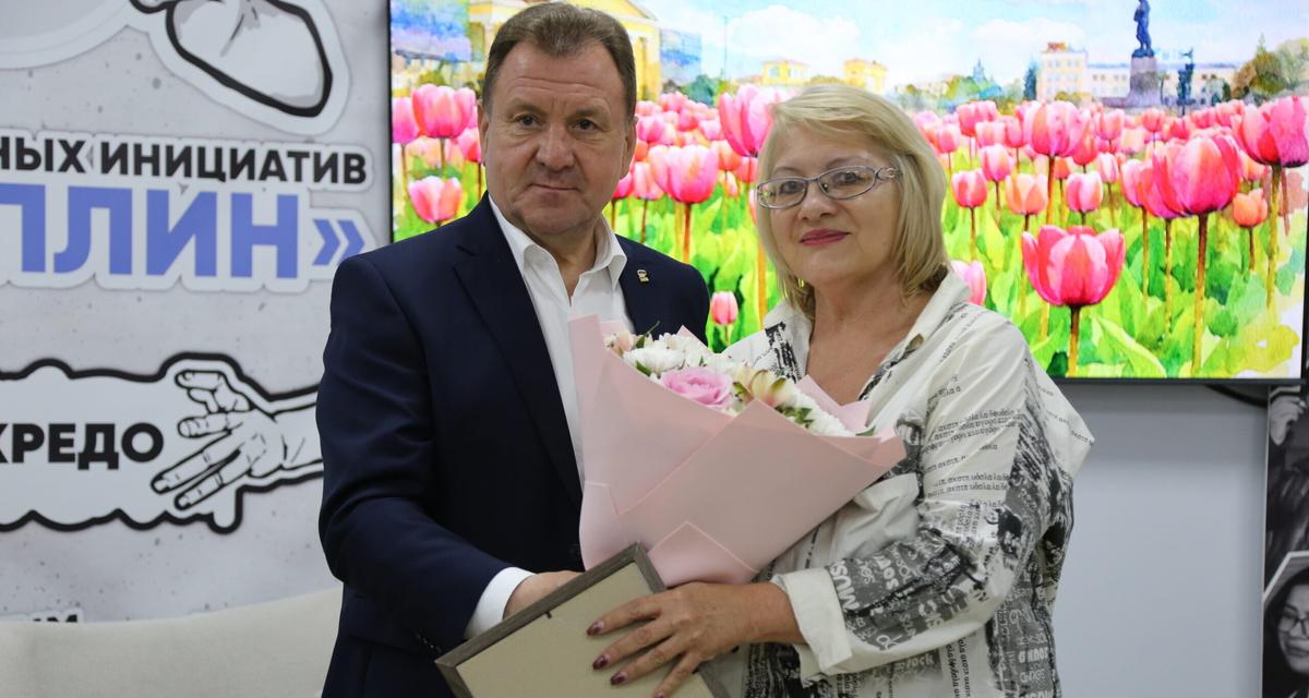 Журналистов поздравили и удивили