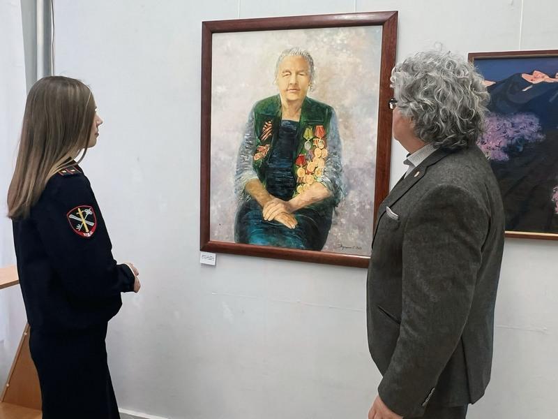 Выставка с работами Сергея Паршина открылась в Ставрополе к Дню Победы