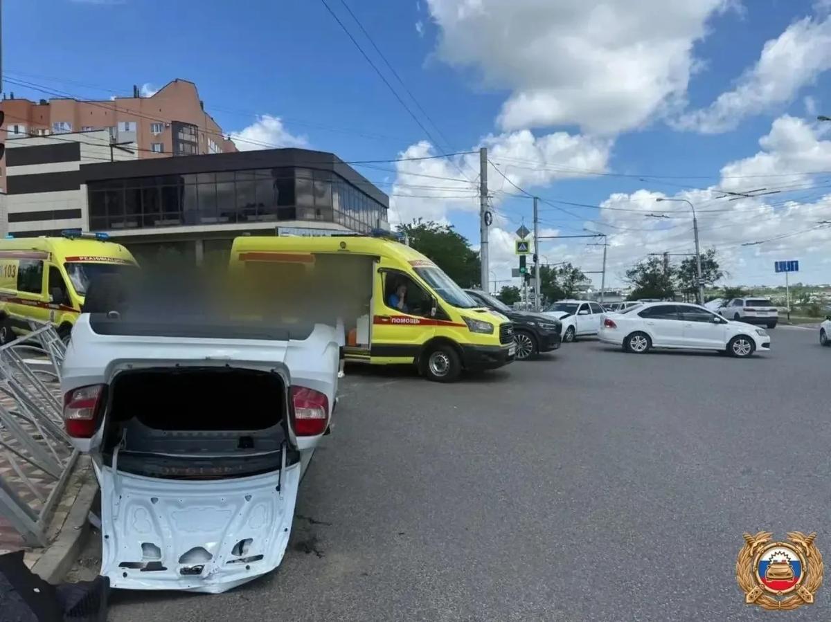 В Ставрополе перекресток не поделили водители двух отечественных автомобилей