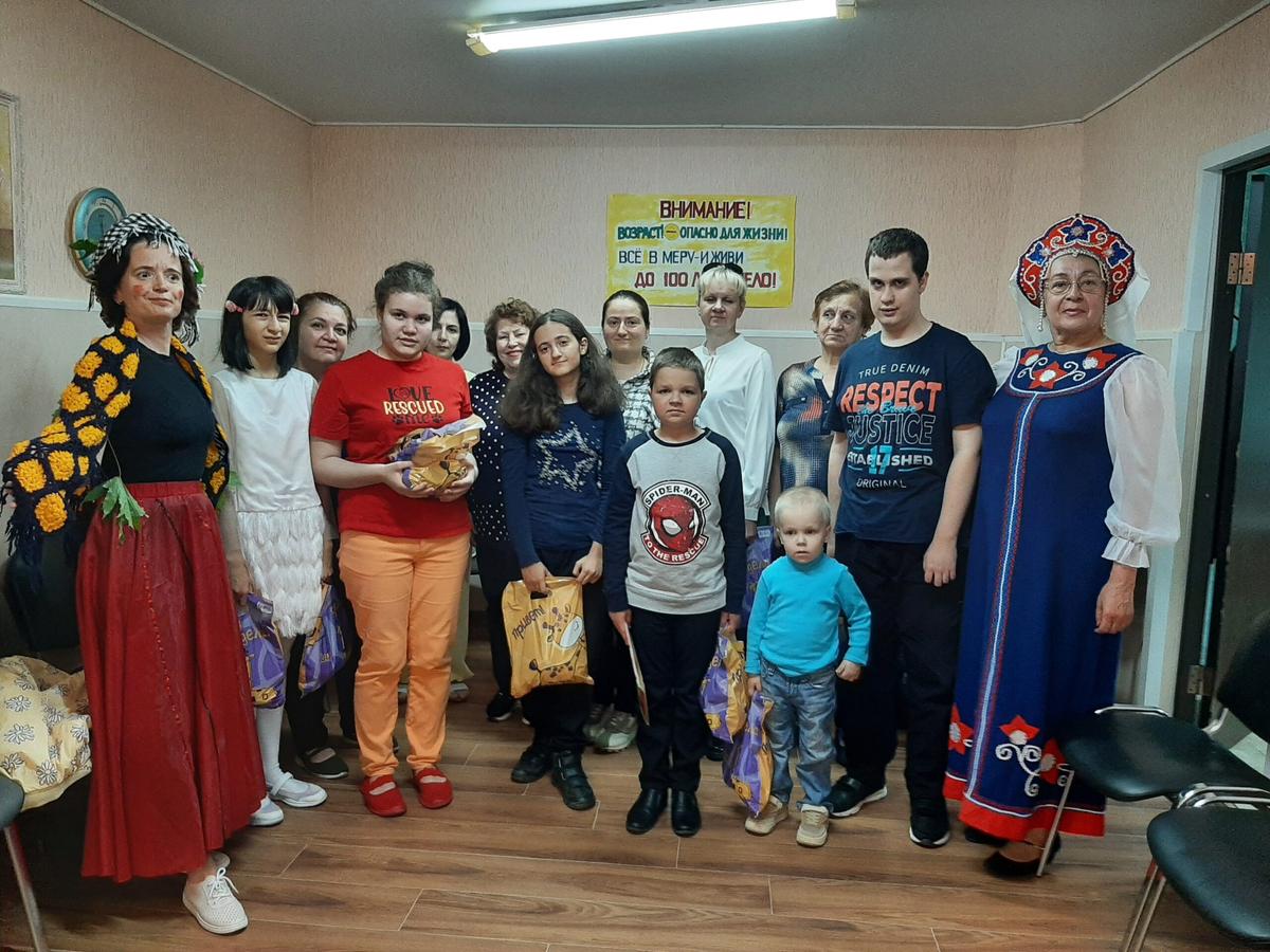 Весело встречаем лето!