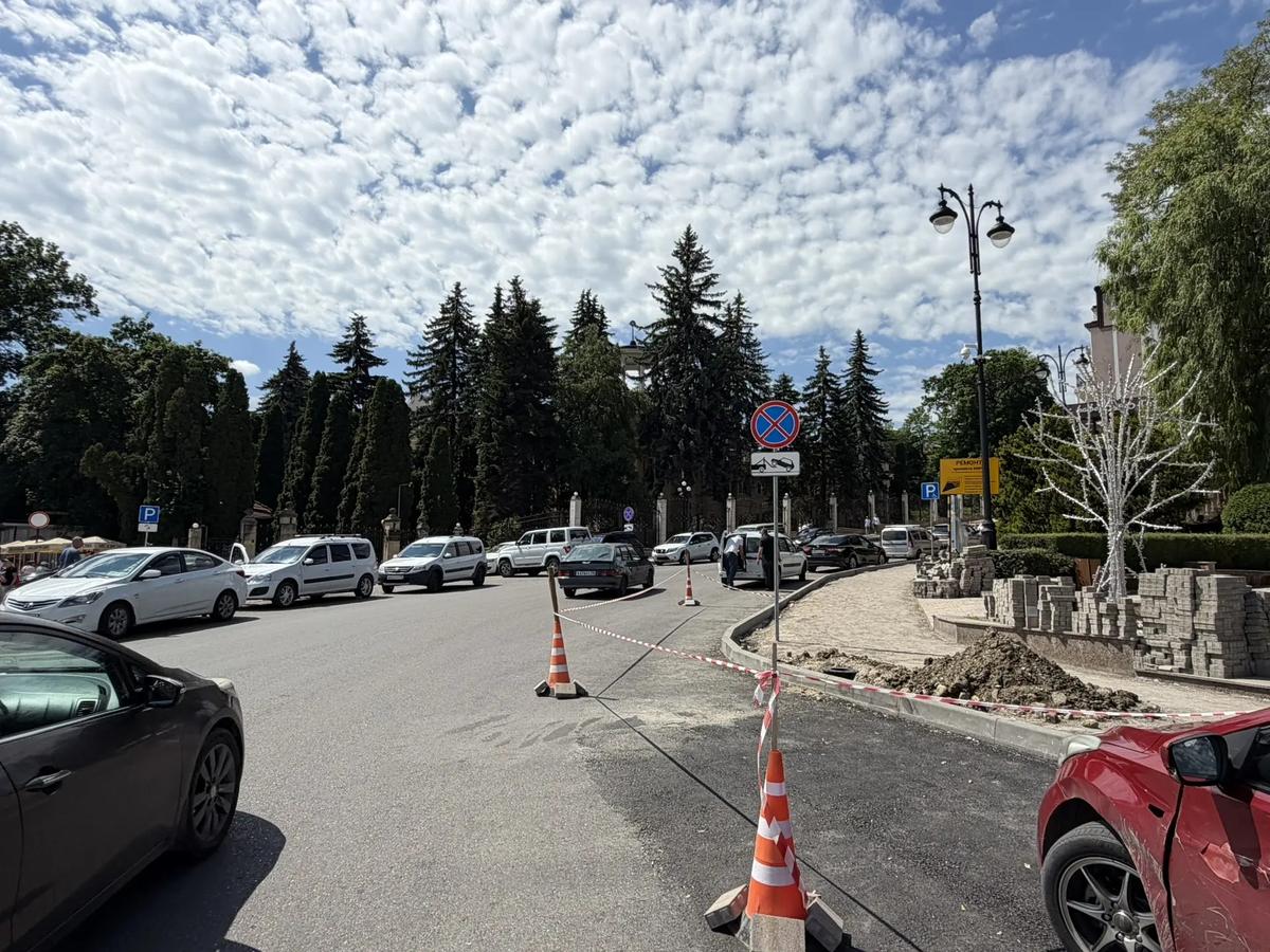 В Кисловодске ремонтируют три участка дорог общей протяженностью в 3 км