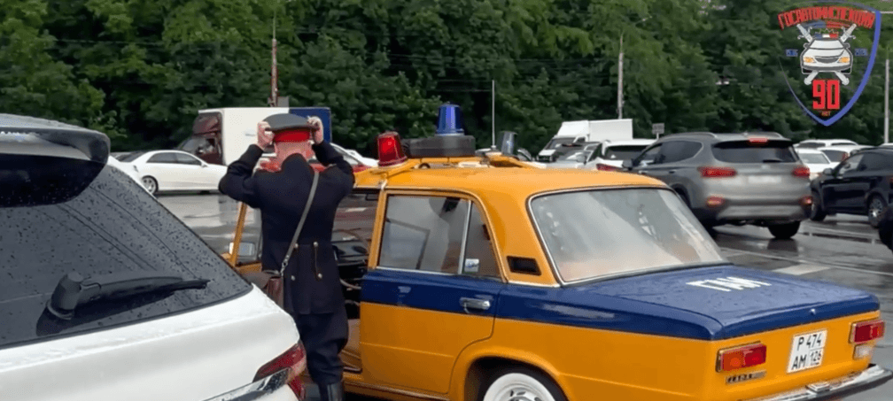 В Ставрополе водителей удивил автоинспектор из прошлой эпохи