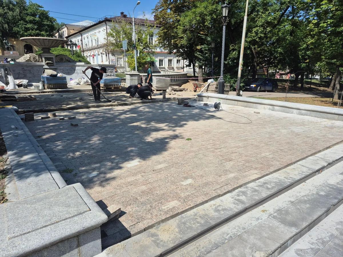 В Ставрополе обновляют фонтан на бульваре Ермолова