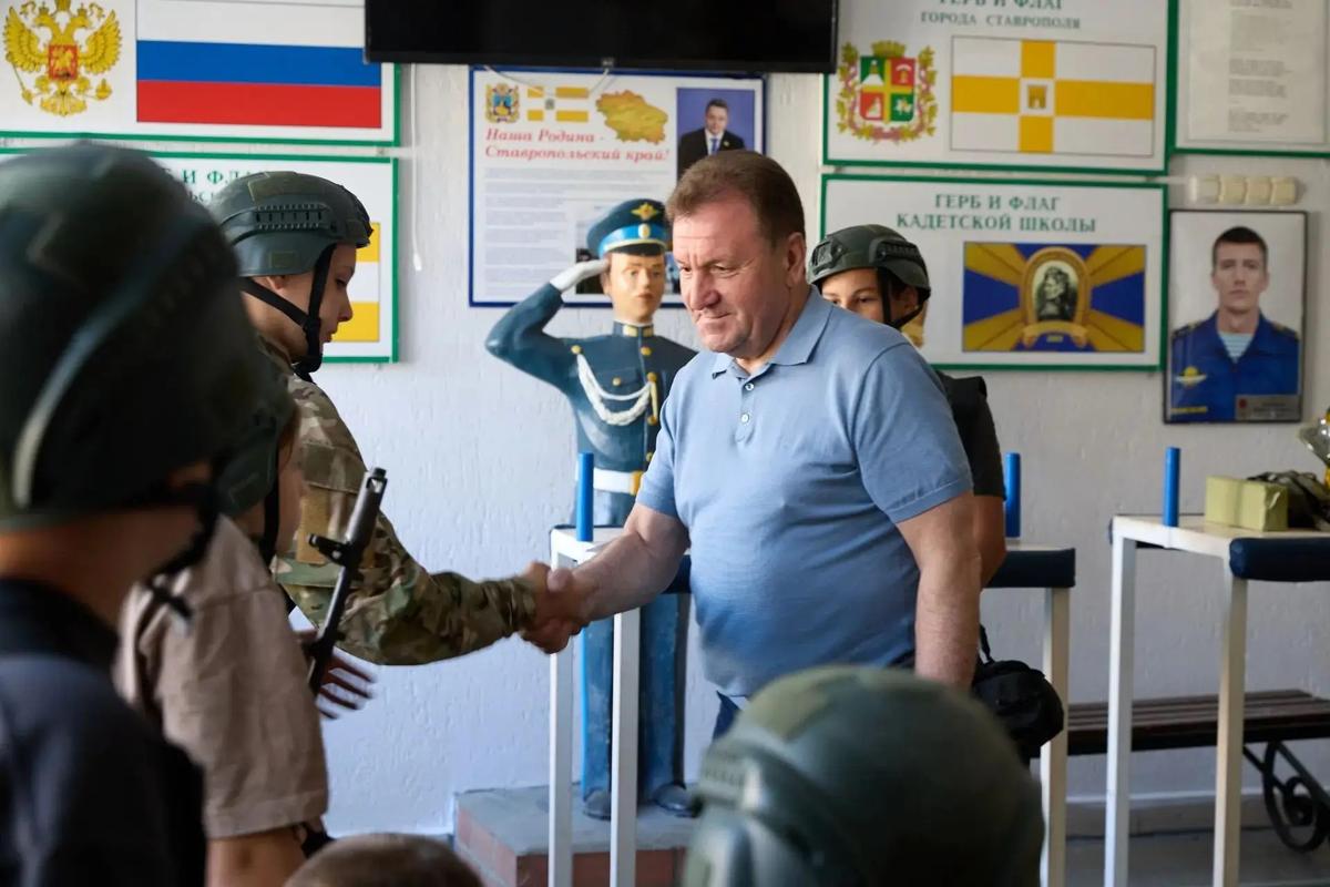 Мэр Иван Ульянченко пожелал команде Ставрополя удачи в состязаниях на «Зарнице»