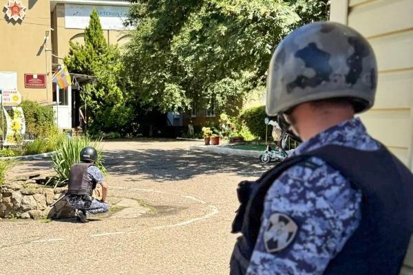 Росгвардейцы Ставрополья провели тренировки с работниками учебных заведений  