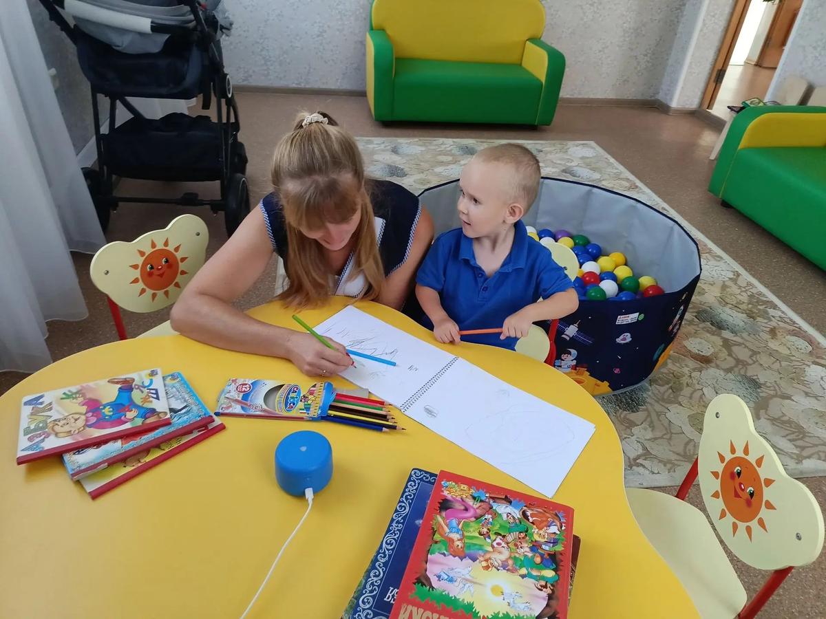 Более 900 семей на Ставрополье поддержали «социальные няни»