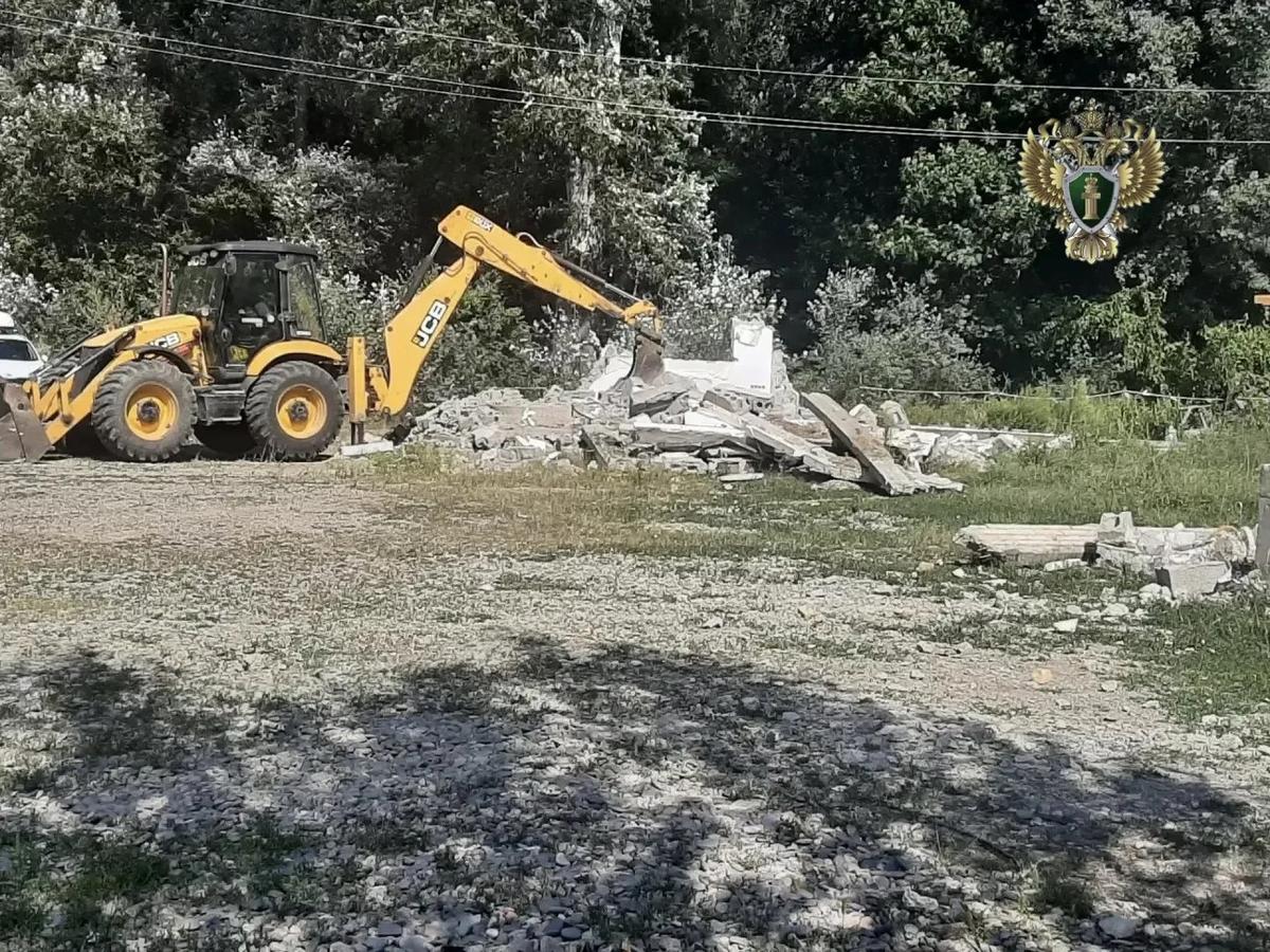 В Кочубеевском округе снесли самовольные базы отдыха