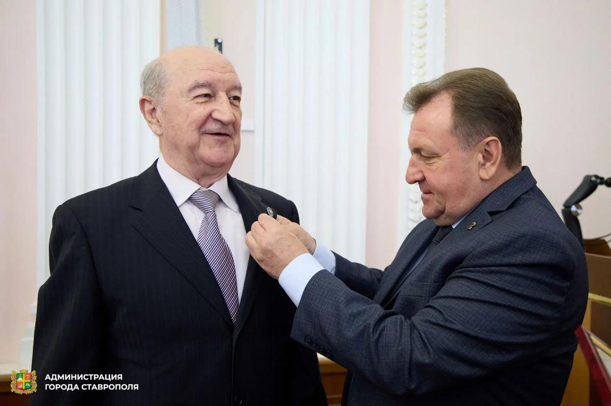 Восемь жителей Ставрополя получили звание «Почетный ветеран города»
