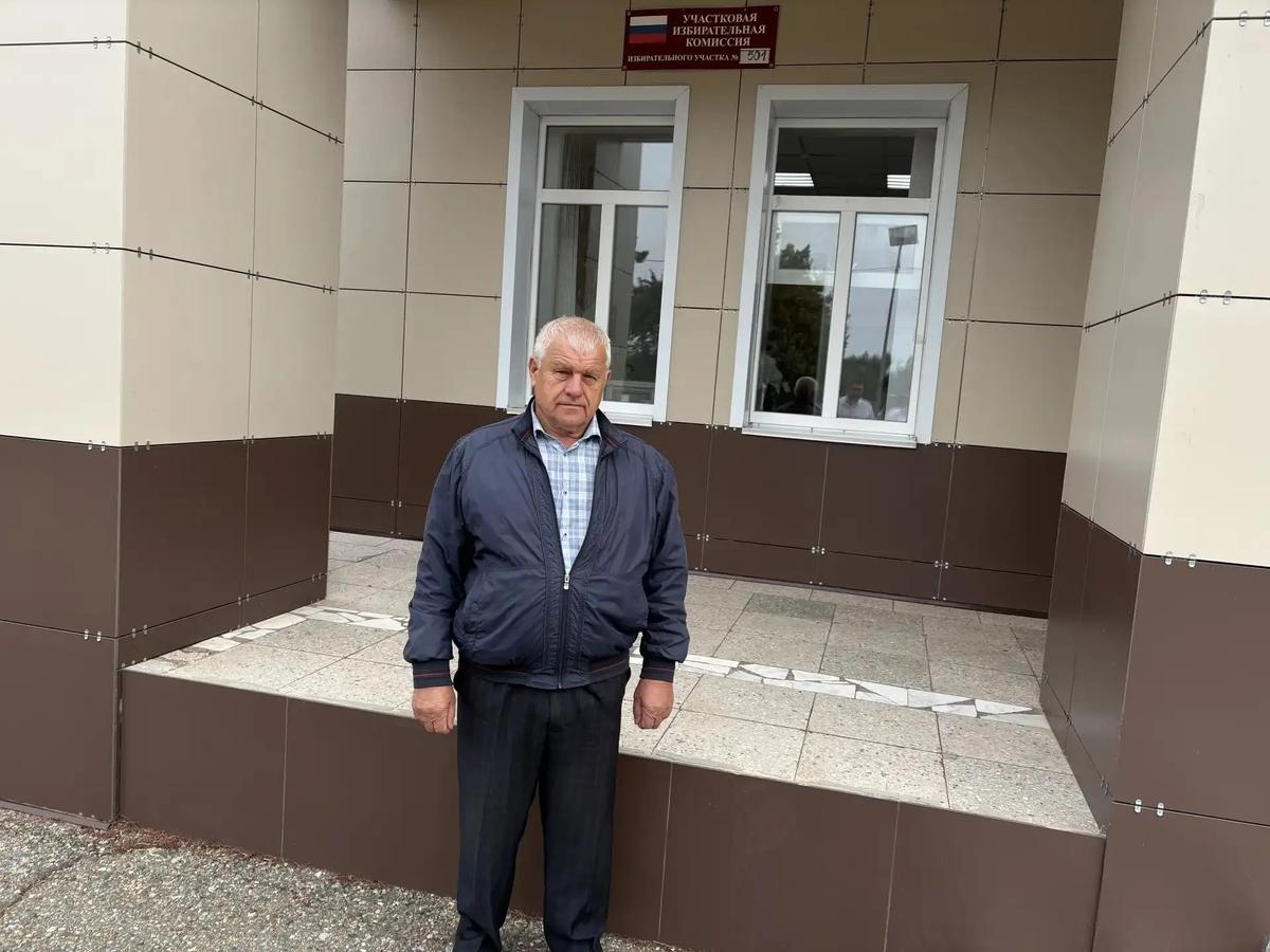 Почётный гражданин Ипатовского округа проголосовал одним из первых