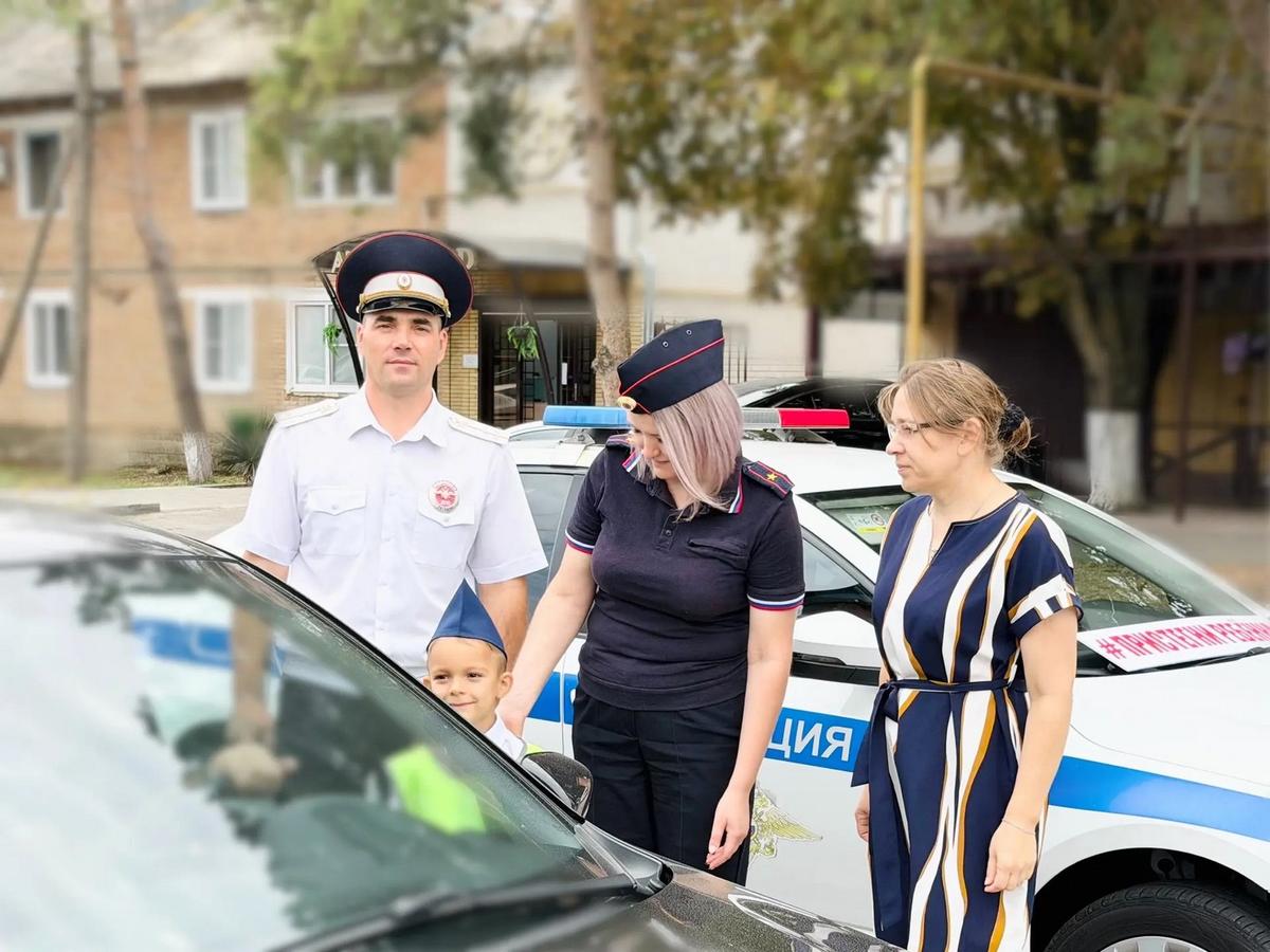 В станице Курской водителям рассказали о безопасной перевозке детей