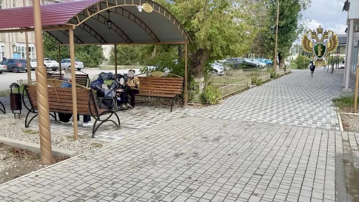 После вмешательства прокуратуры в селе Левокумском восстановили тротуар