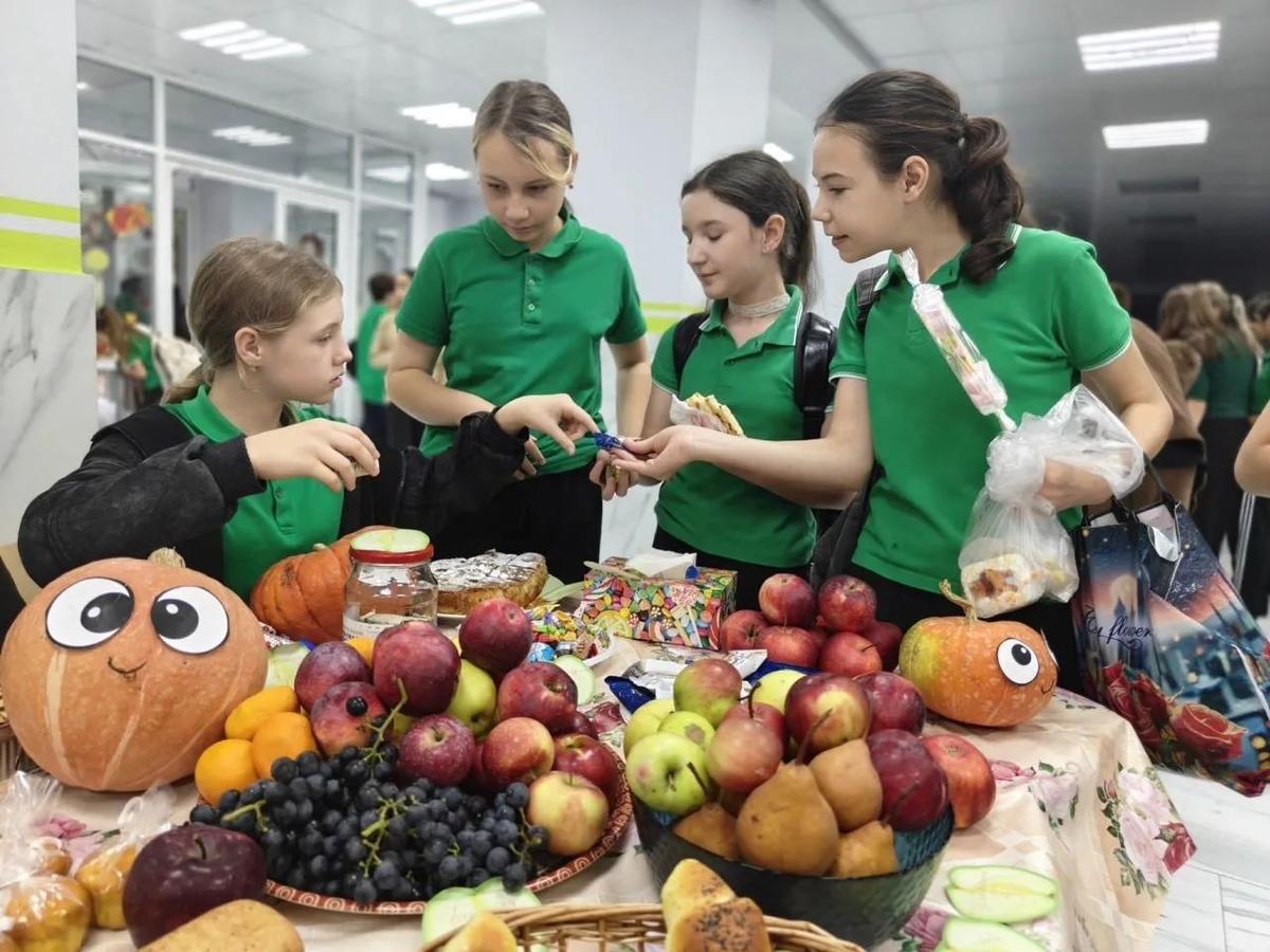 Школьники Андроповского округа собрали 37 тысяч рублей для бойцов СВО