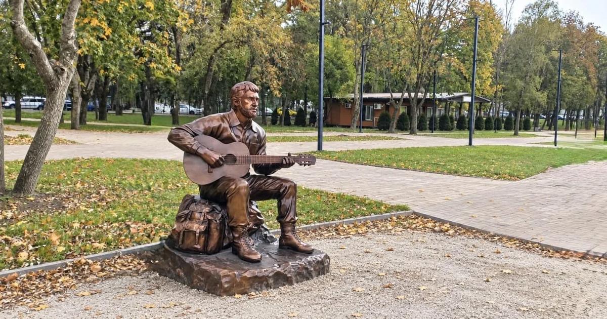 Памятник Владимиру Высоцкому установили в парке Железноводска
