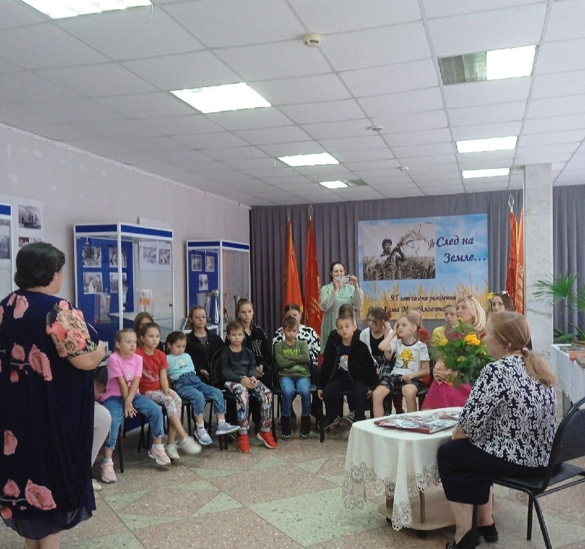 Полвека служения культуре отметила хранительница казачьих традиций из Новопавловска
