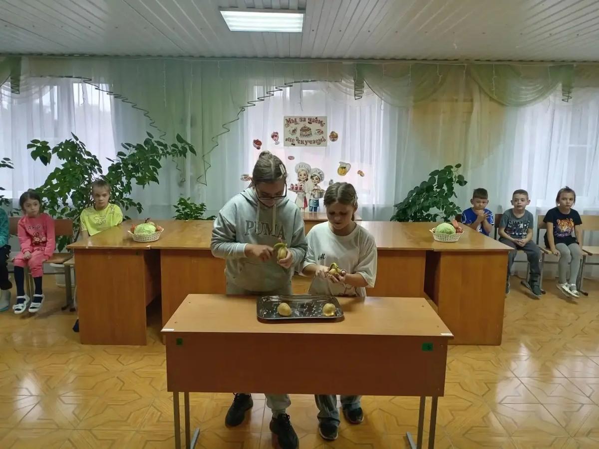 Юным жителям Кировского округа рассказали о профессии повара