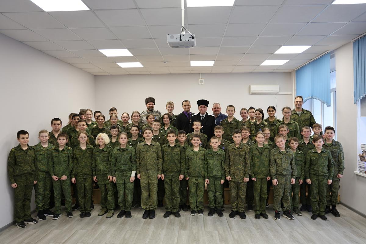 В Ставрополе наградили лучший казачий класс России