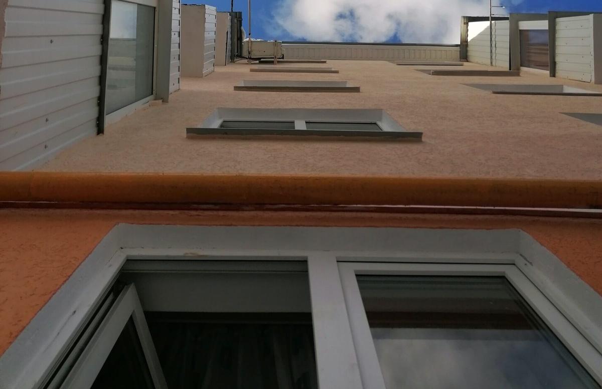 Выпавший из окна ребенок находится в Кисловодской горбольнице