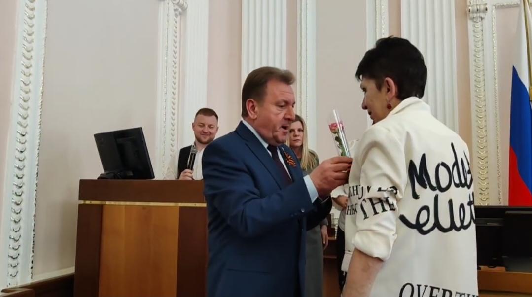 Глава Ставрополя Иван Ульянченко наградил работников культуры