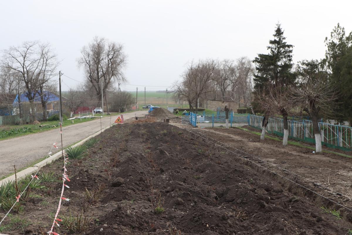 В Ипатовском округе благоустроят территорию у школы