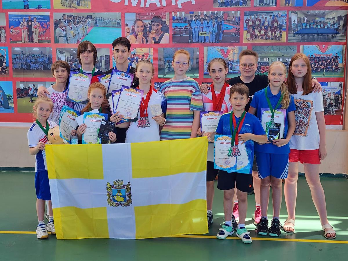 Юные ставропольские бадминтонисты выиграли 16 медалей в Краснодарском крае