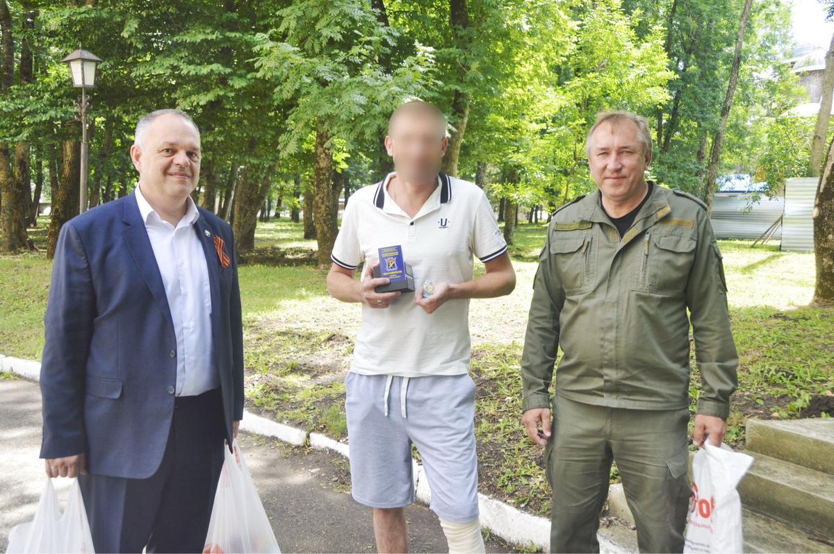Представитель краевого миннаца посетил бойцов СВО в Ставрополе