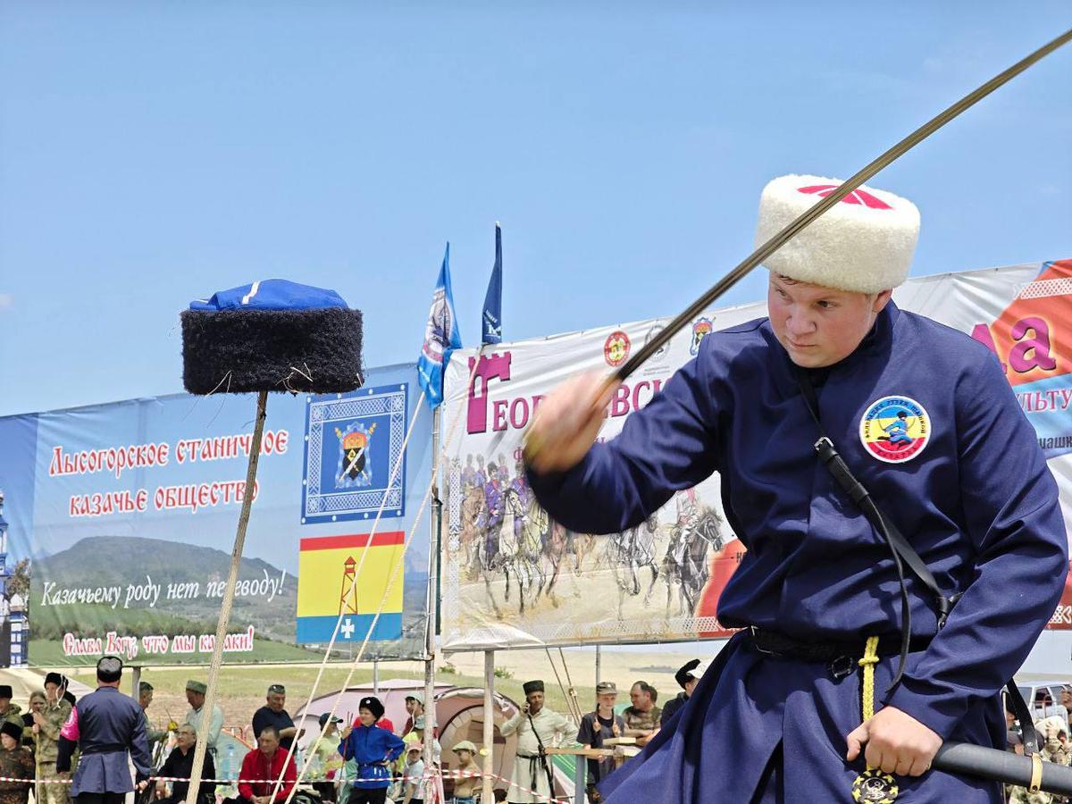 Достойно на «Георгиевской Казарле» выступили казаки и бойцы спецоперации
