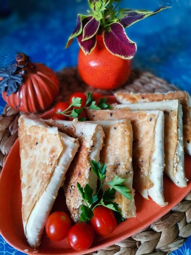 Вкусные треугольники из лаваша и право выбора
