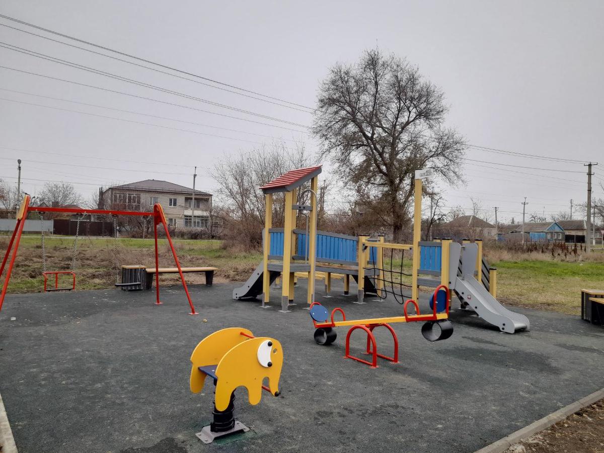 В Зеленокумске установят новую площадку детям стоимостью более 1,2 млн рублей