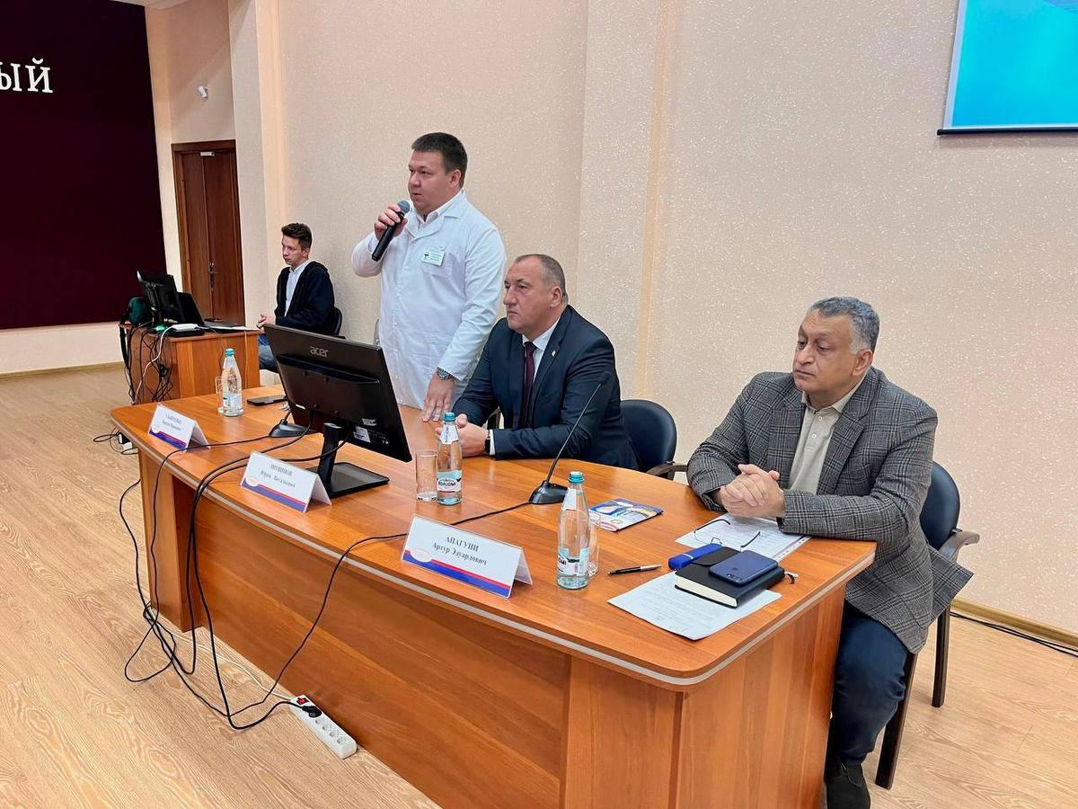 На Ставрополье совещаются травматологи-ортопеды из нескольких регионов страны