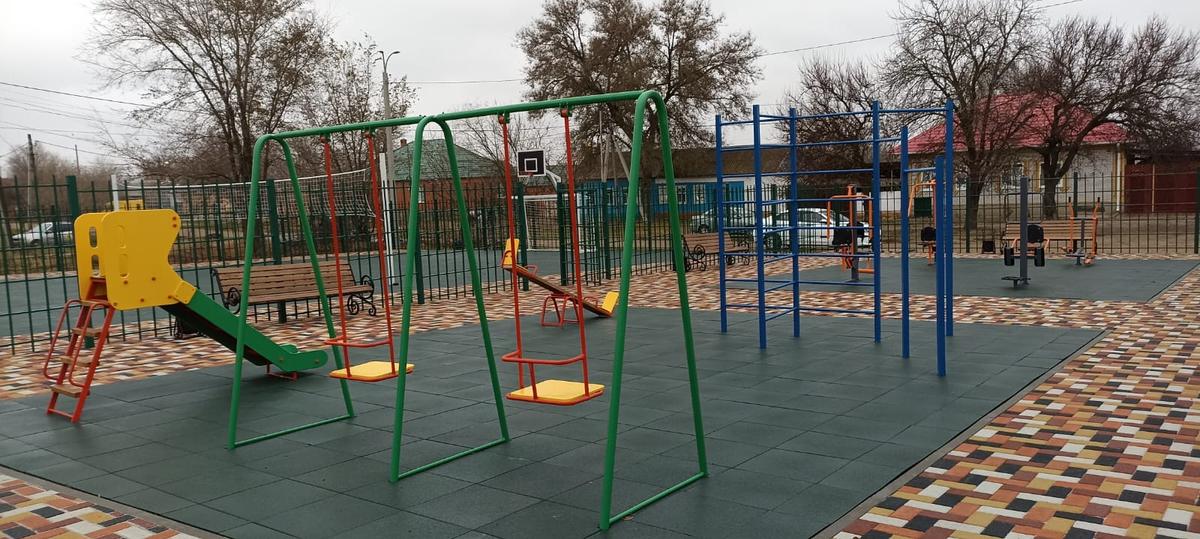В Благодарненском округе построили спортивно-игровую площадку