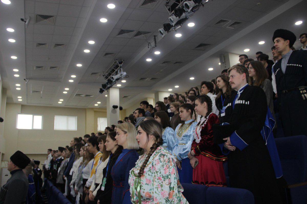 В Ставрополе для школьников проходит олимпиада по истории и культуре казачества