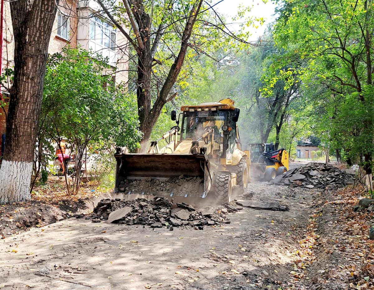 В Минеральных Водах обновляют придомовые территории