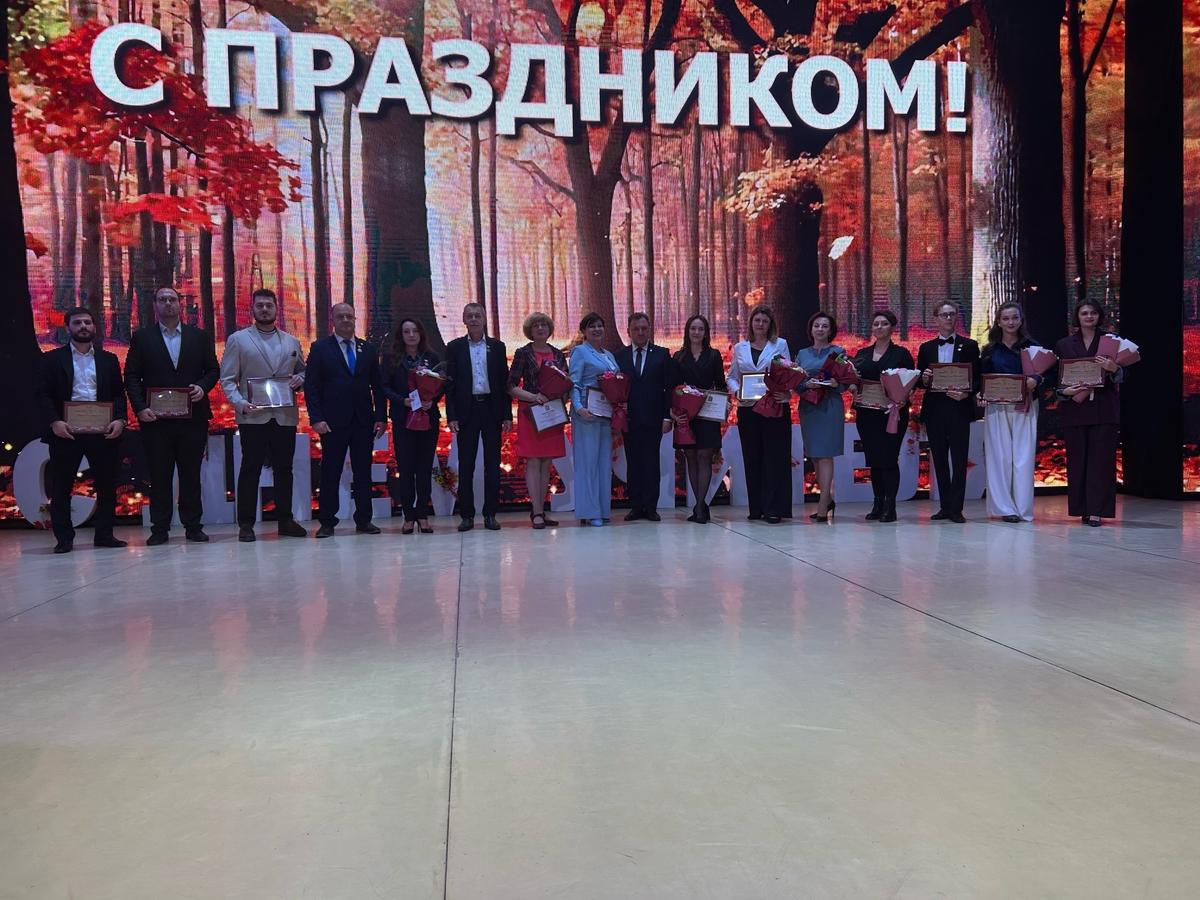 В Ставрополе в честь Дня учителя наградили лучших педагогов