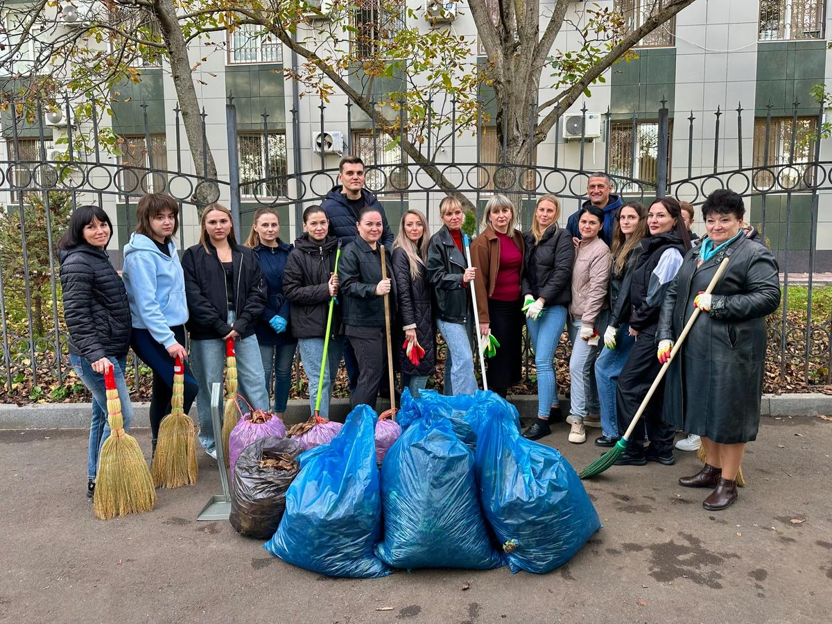 В Ставрополе сотрудники краевого УФСИН присоединились к городскому субботнику