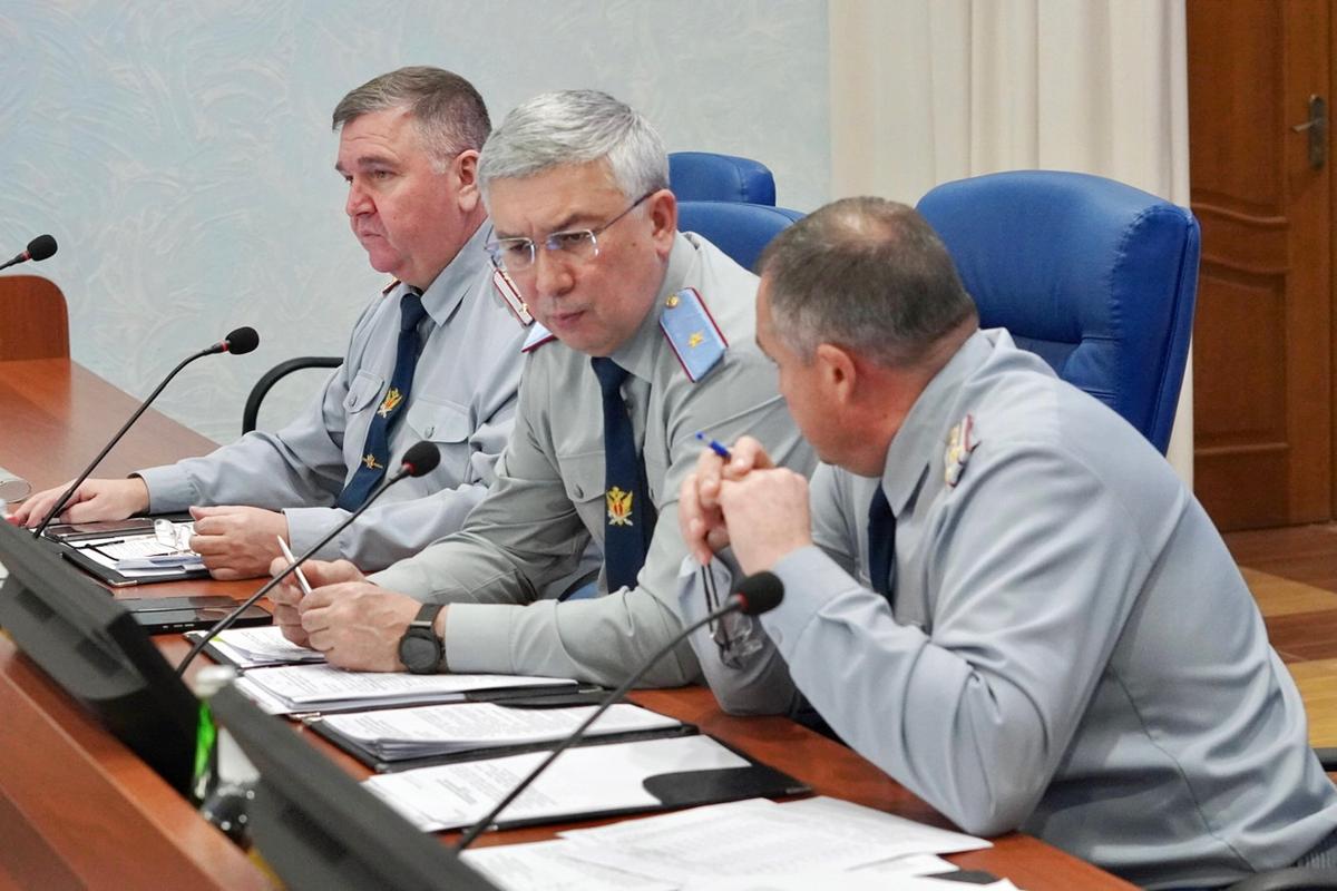 Спецзвания вручили сотрудникам УФСИН Ставрополья на итоговой коллегии