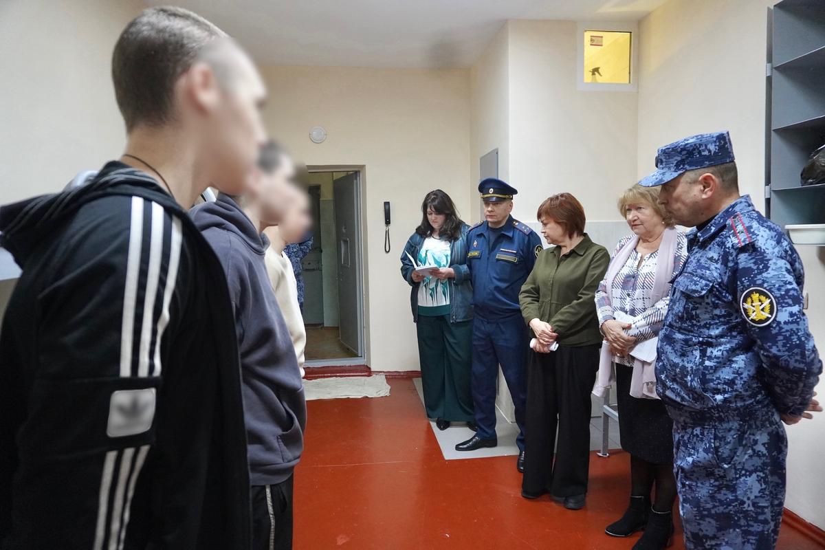 Правозащитники проверили условия содержания подростков под следствием в Ставрополе