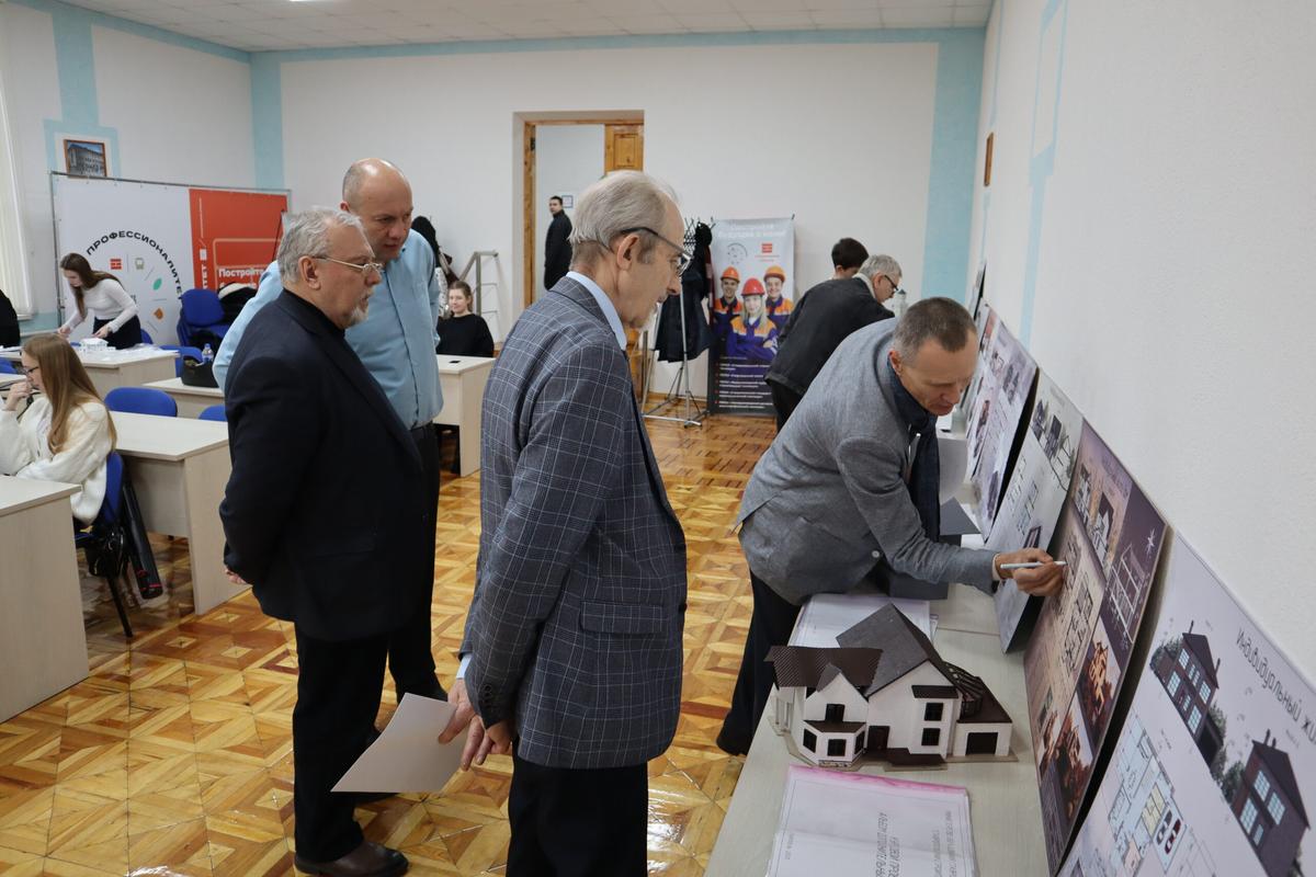На Ставрополье будущие архитекторы представили креативные проекты