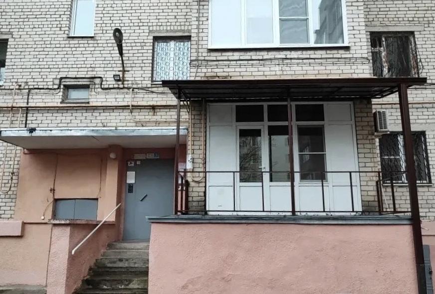 Над Ставропольским нежилым помещением без согласия жильцов установили навес