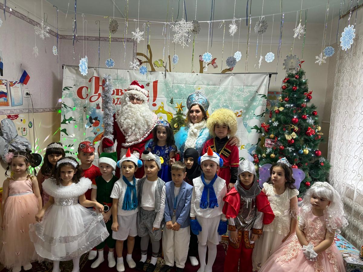 Сотрудники колонии на Ставрополье устроили волшебство для воспитанников детсада