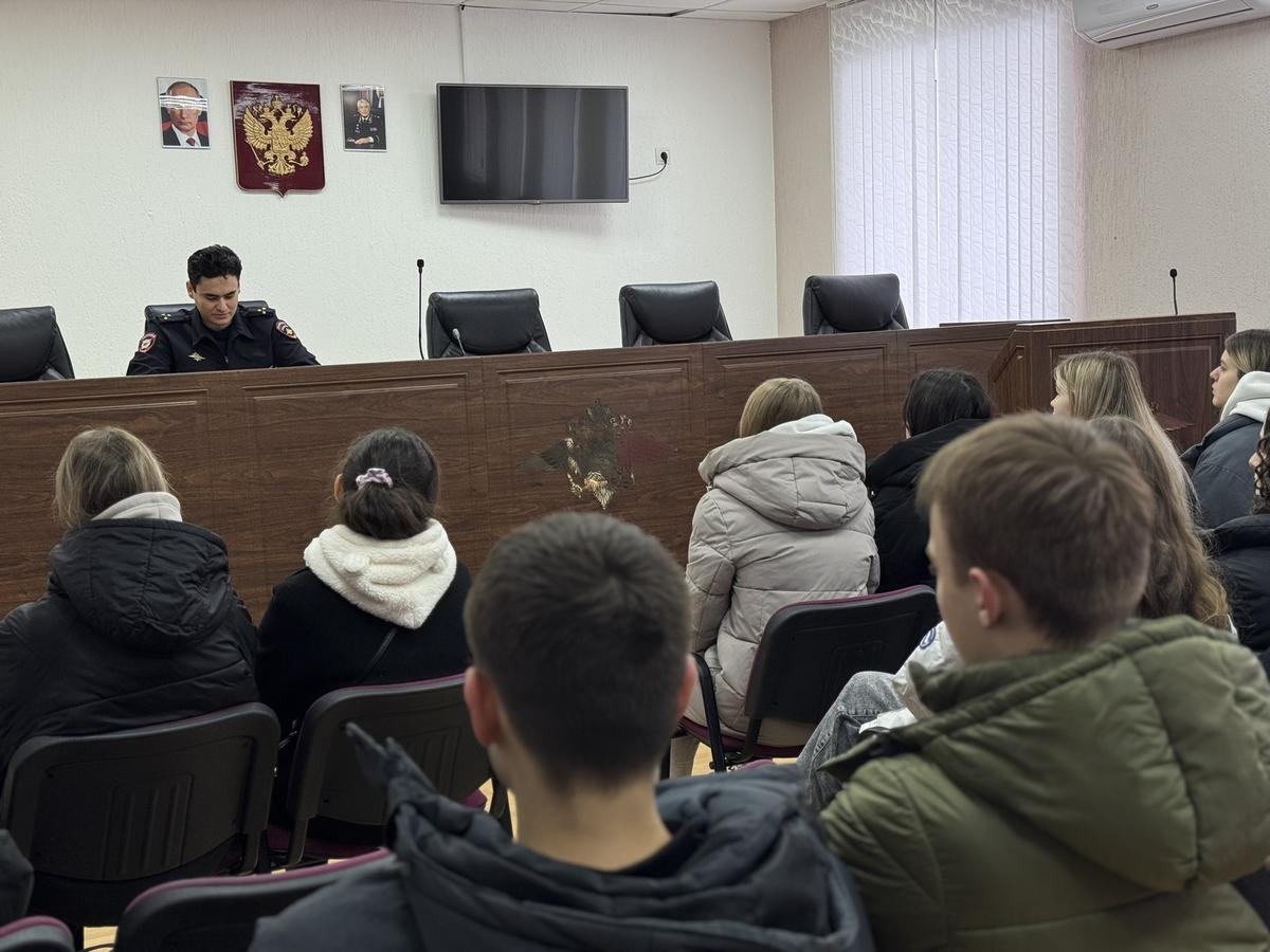 Студентам Ставрополя рассказали о службе в полиции