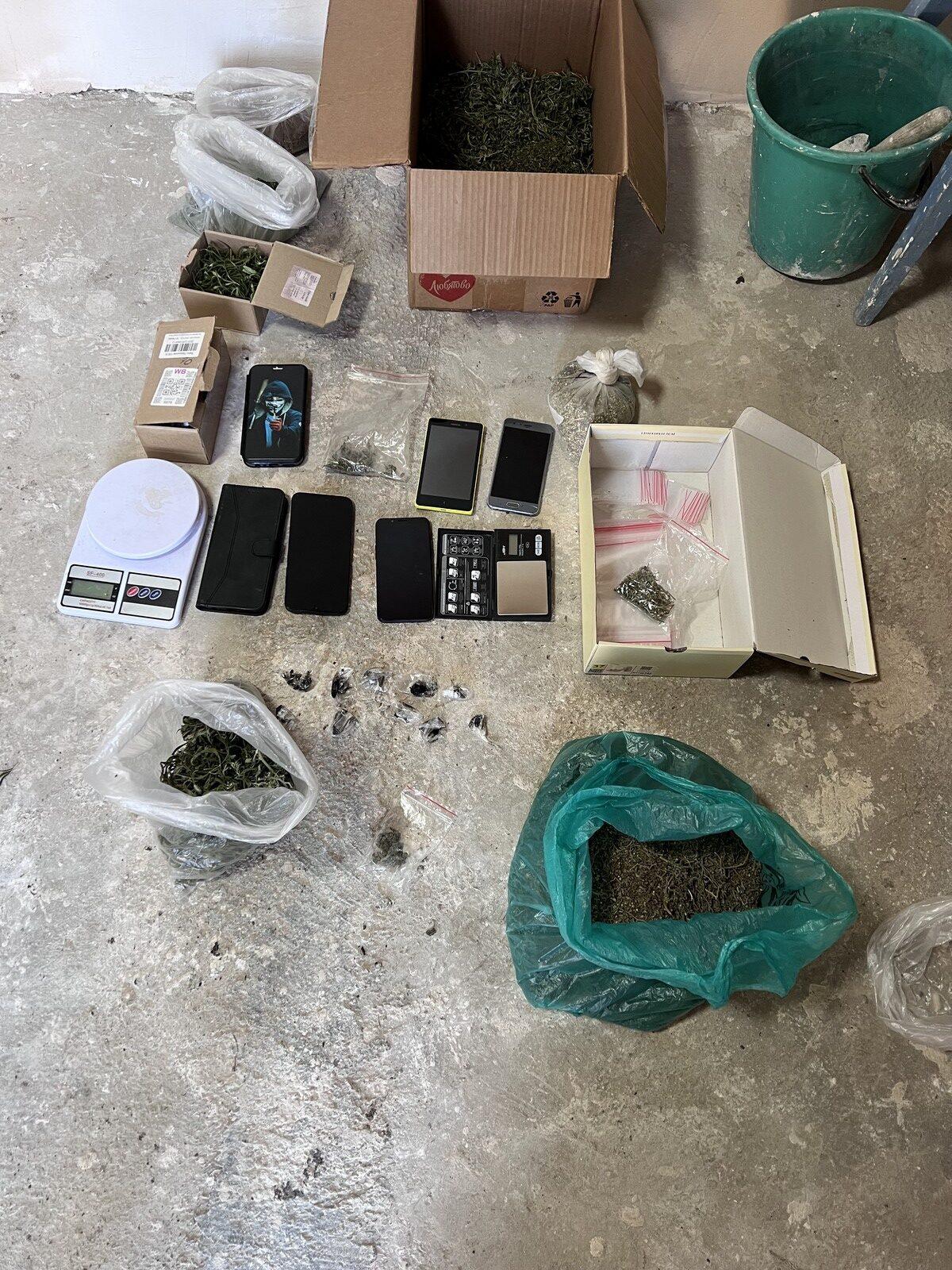 У жителя Изобильненского округа изъяли более 4,5 кг растительных наркотиков