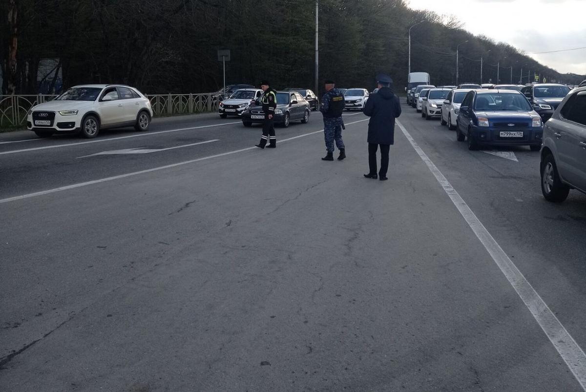 Долг 2 млн рублей стал причиной ареста дорогой машины жителя Шпаковского округа